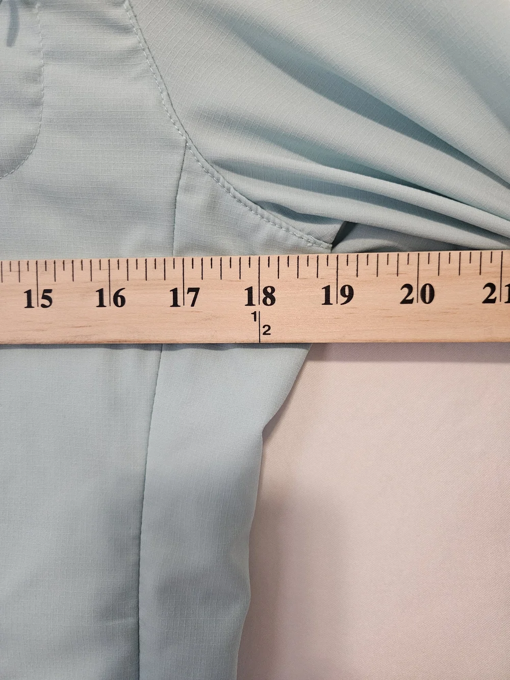 REI Light Blue Women's Button-Down Shirt Zippered Pockets Adjustable Sleeves